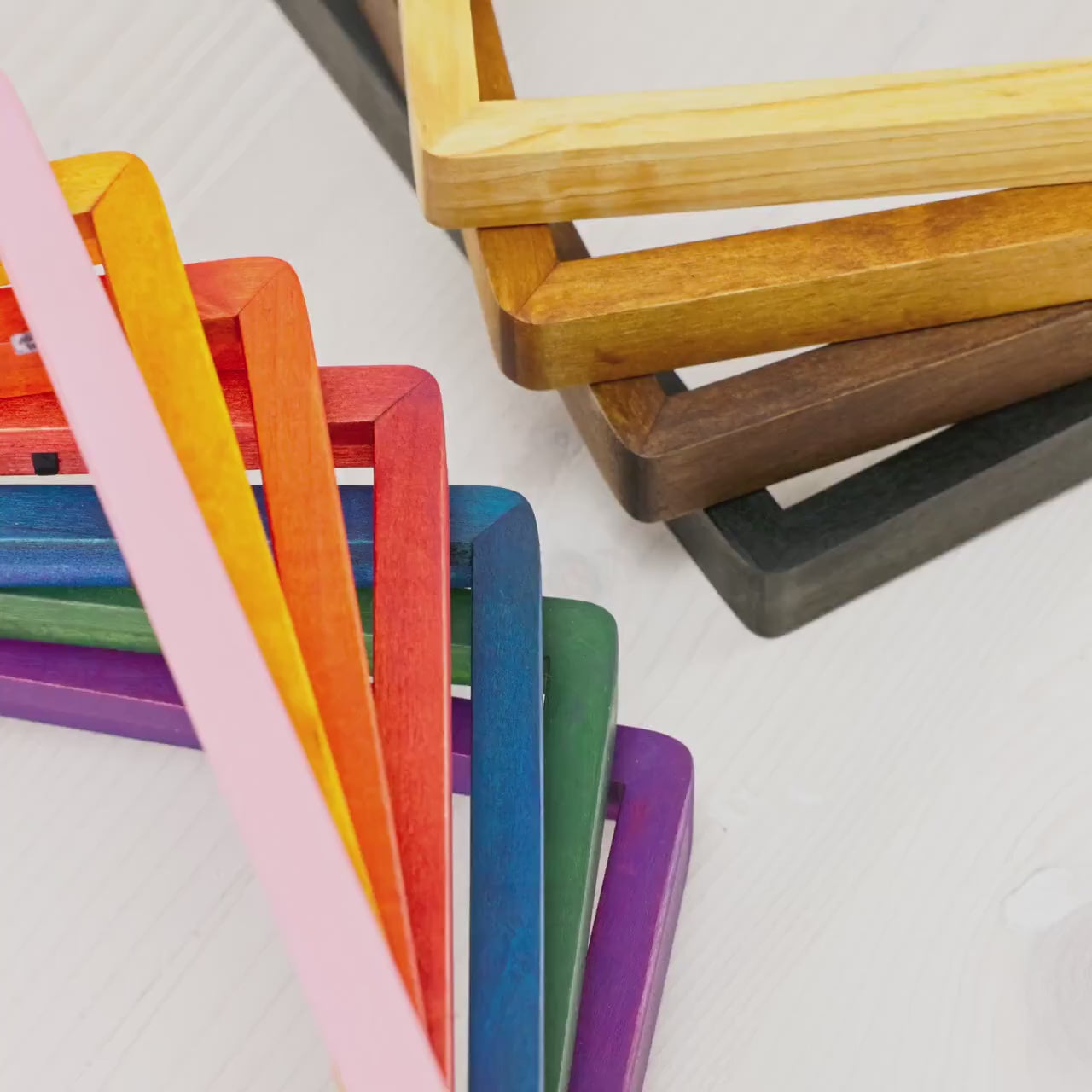 Video showing wooden EVENTFRAME picture frames in multiple colors and finishes