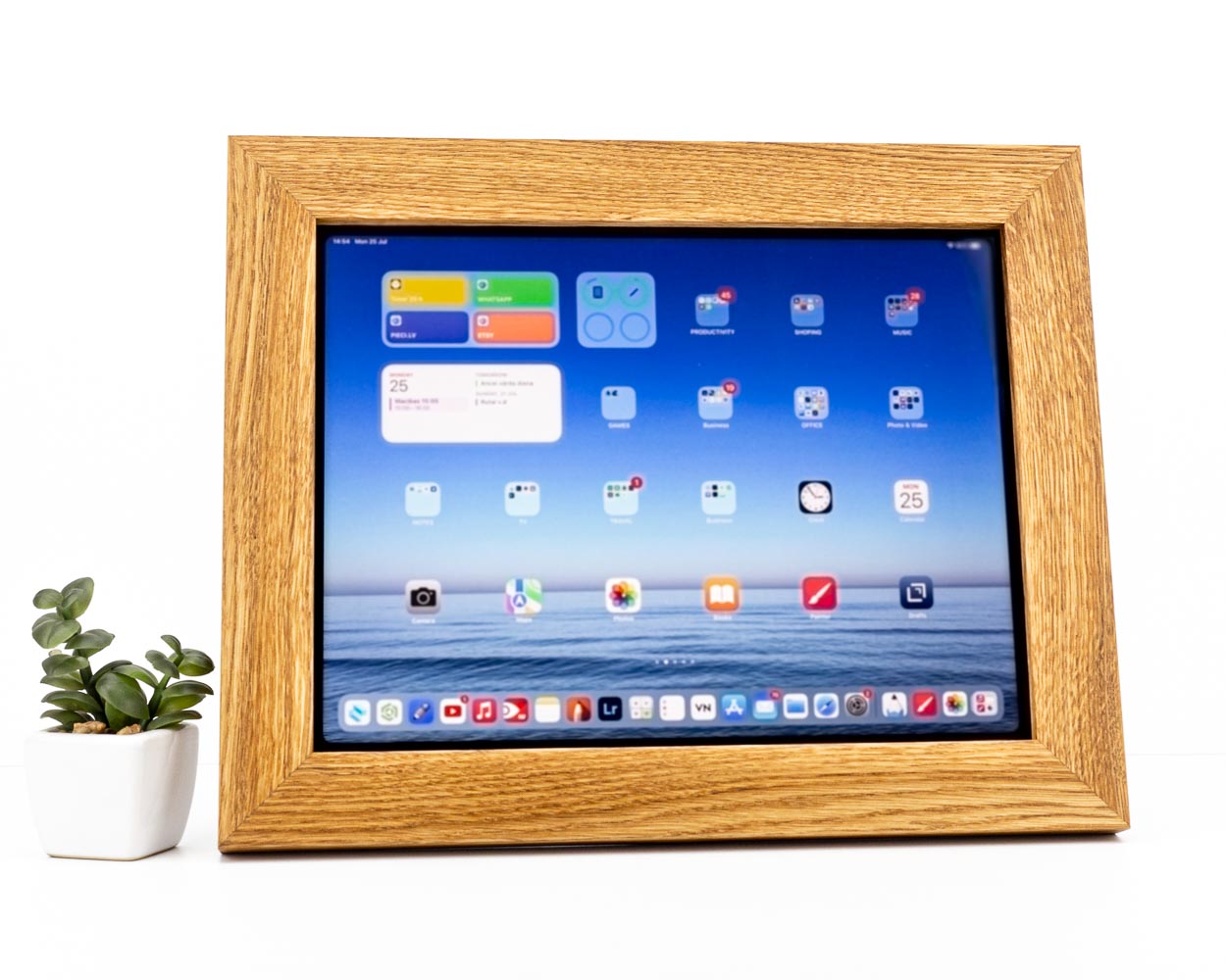 Natural Oak Frame for iPad