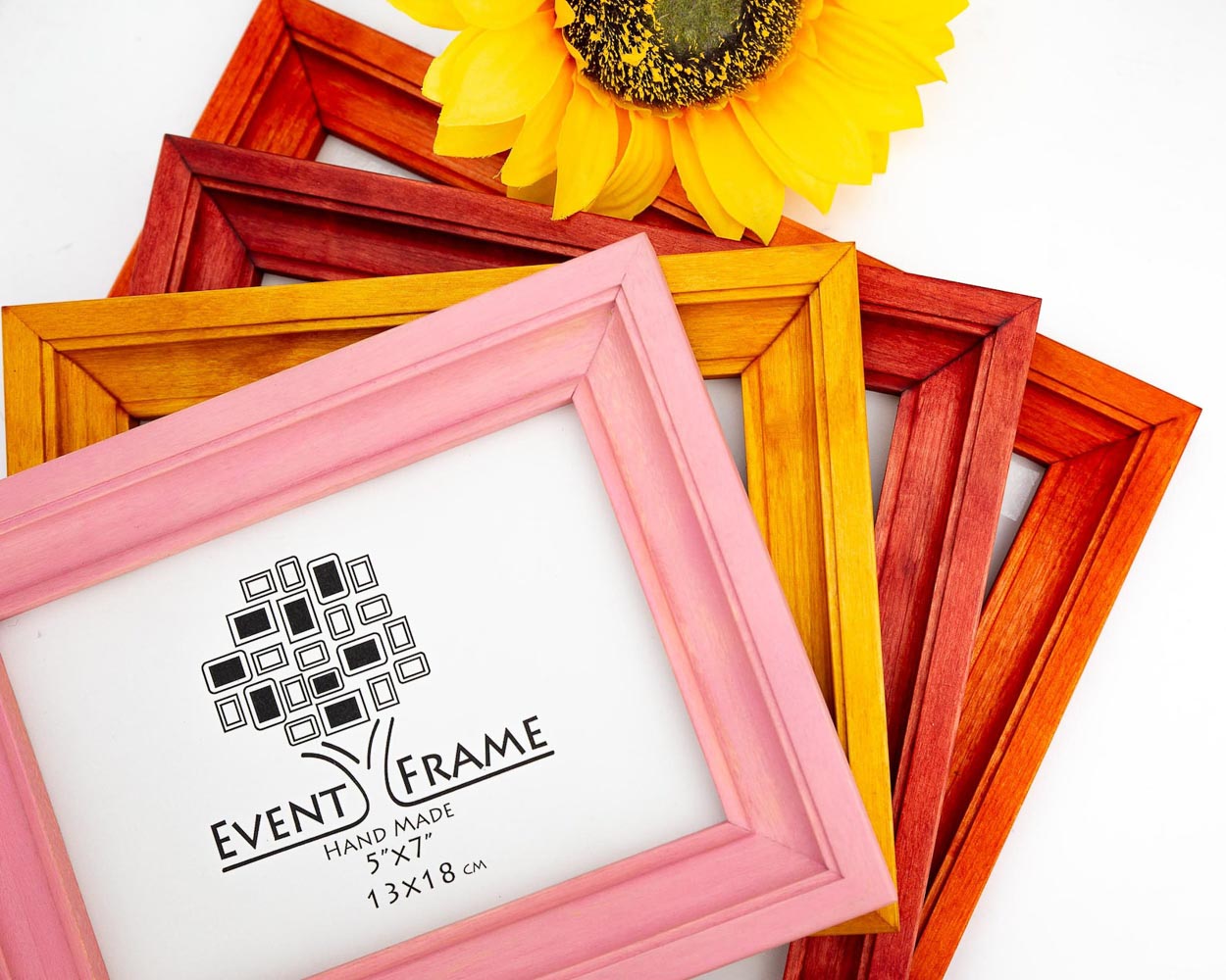 Farbenfroher Bilderrahmen im Vintage-Design aus massivem Birkenholz