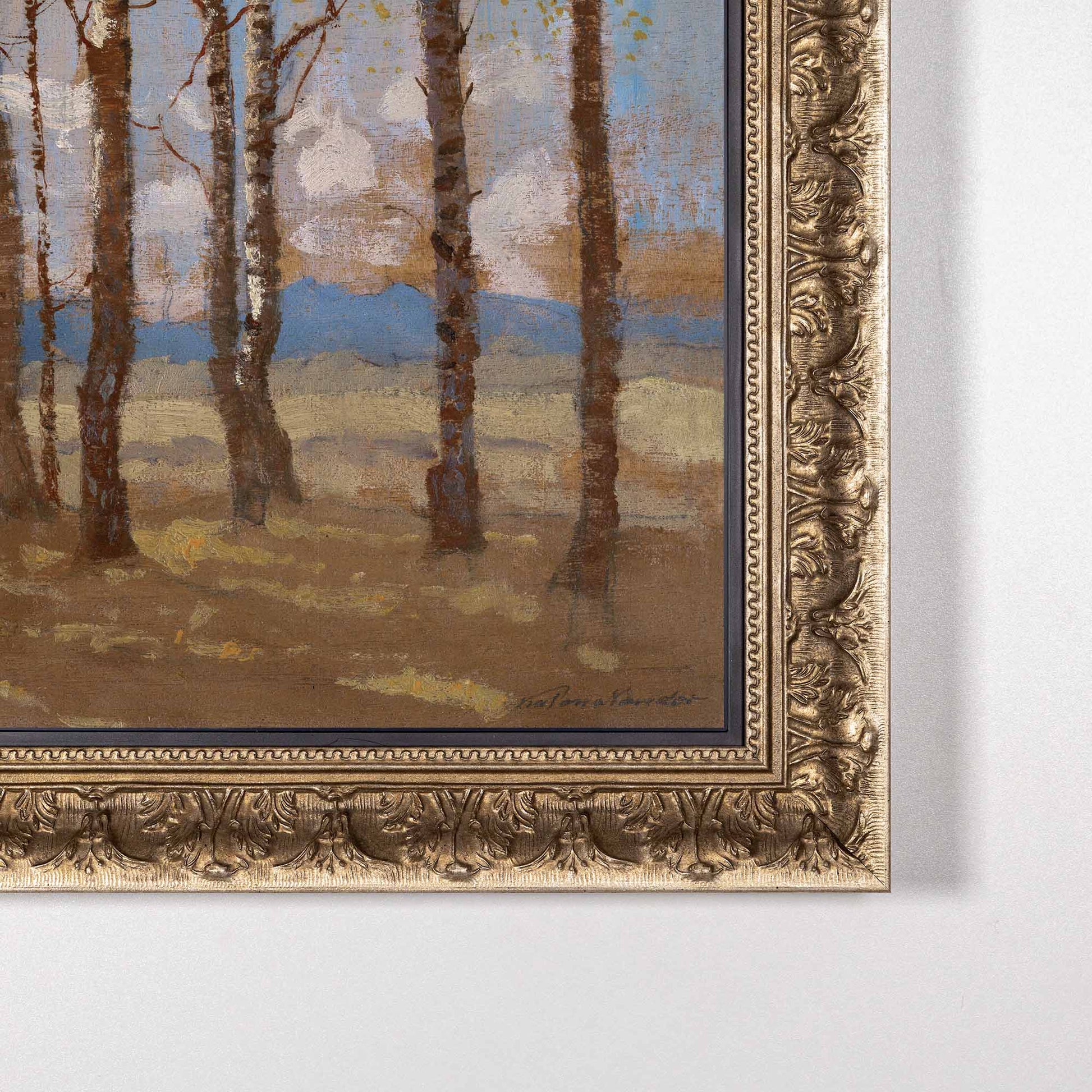 Close up to olden silver tv frame corner