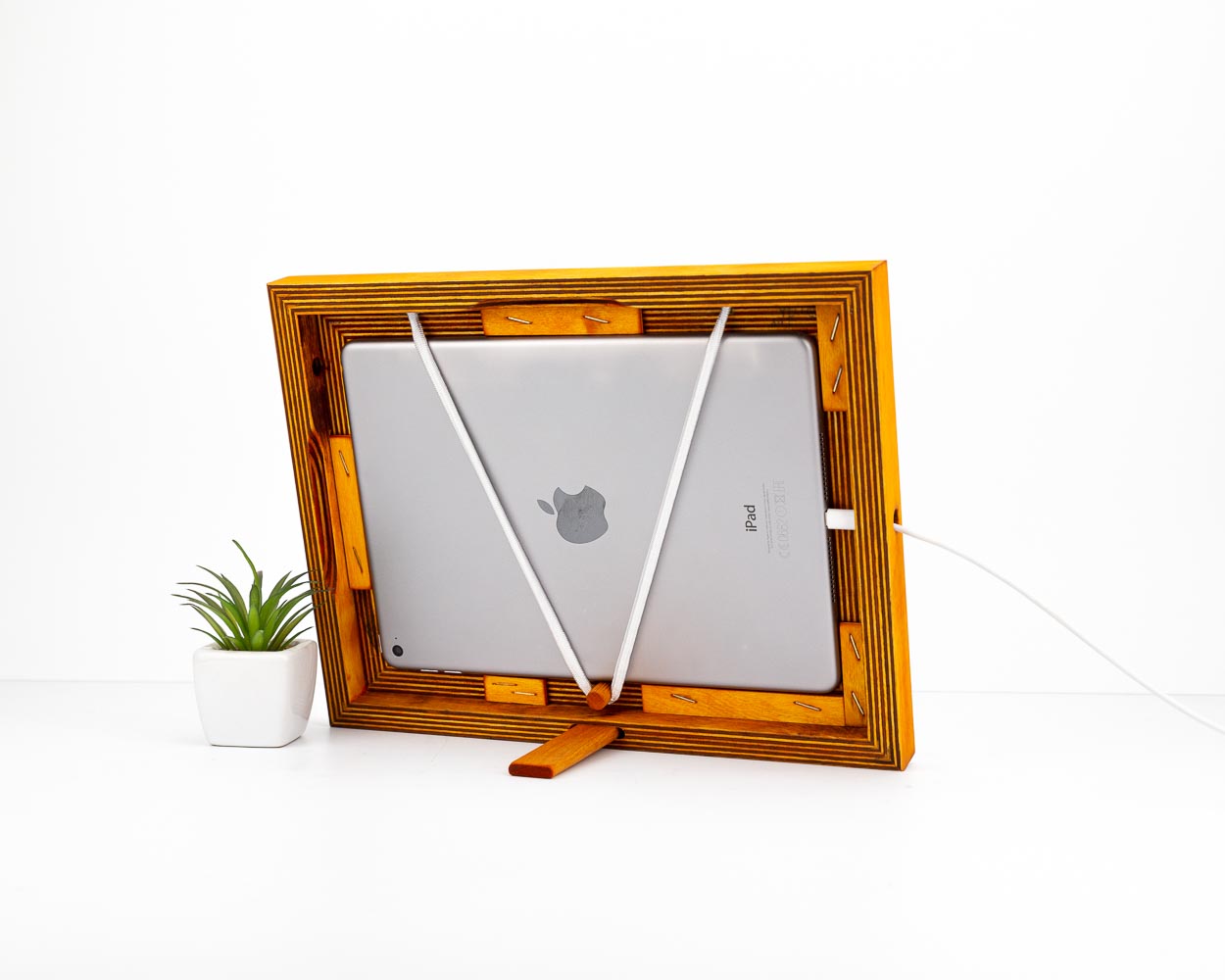 Stand for ipad 