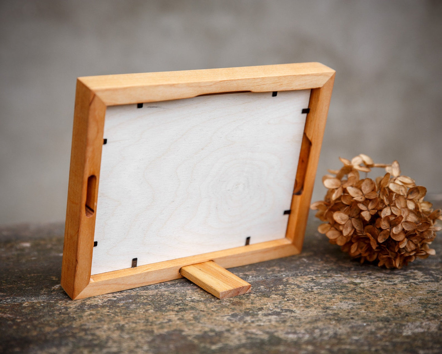 Cadre photo en bois dur d'aulne massif au design moderne et naturel